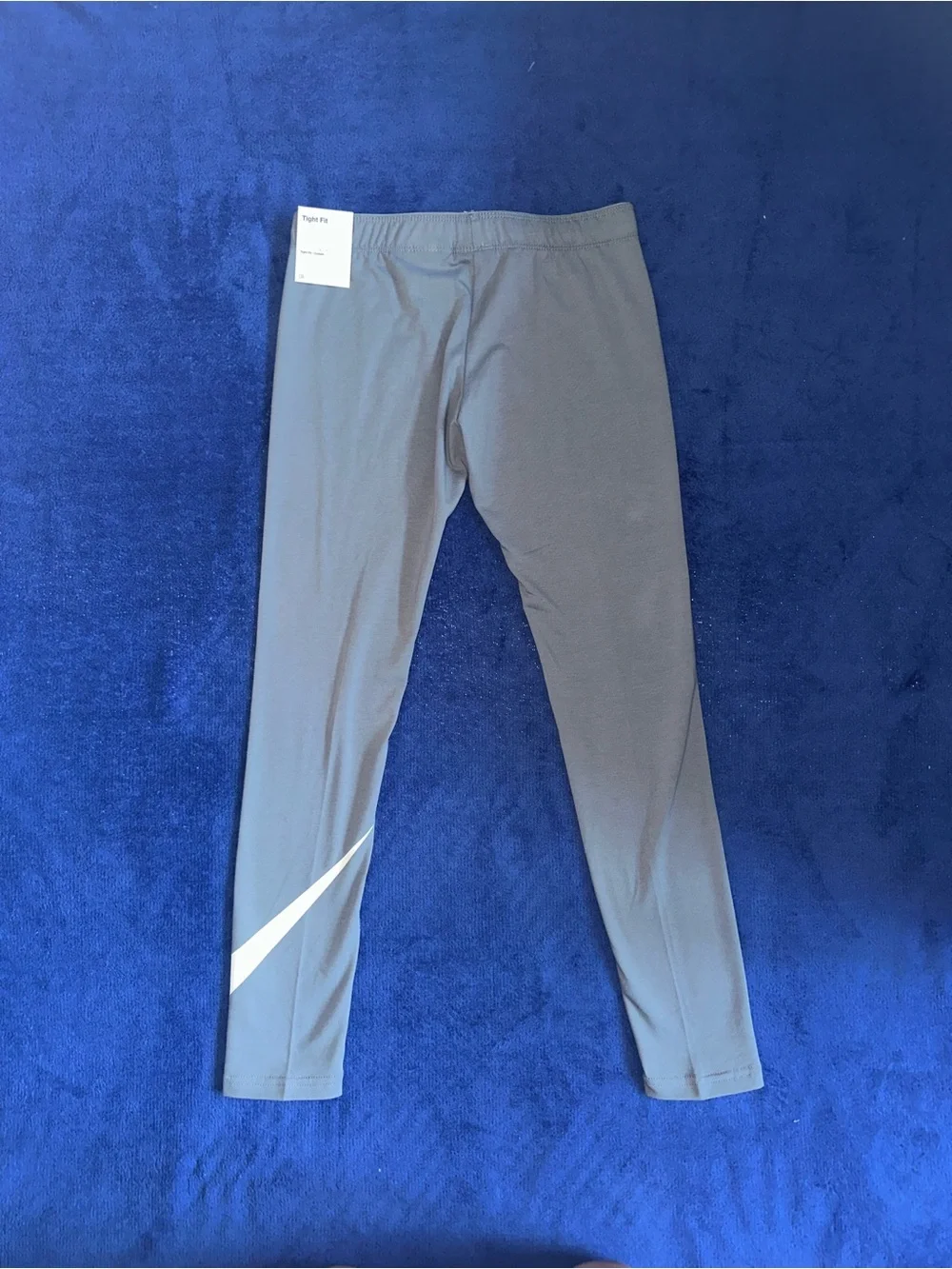 New Nike Girls Favorites Swoosh Gray Leggings Size Medium M NWT AR4076-084 basic